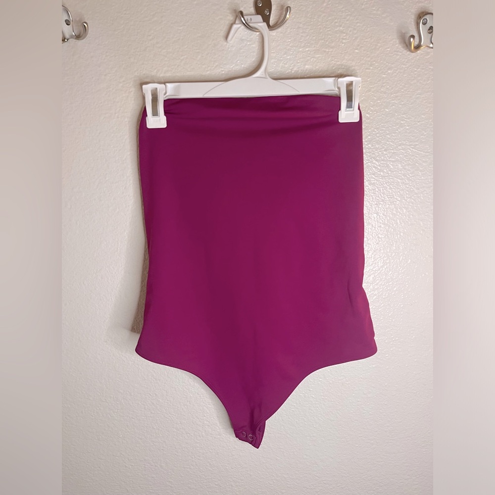 NWT Express Body Contour Strapless Thong Bodysuit